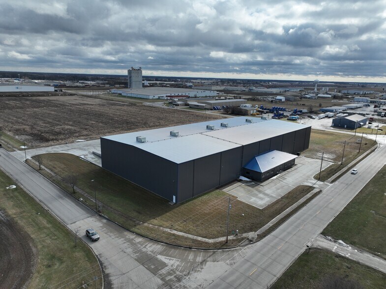 2300 Raney, Effingham, IL à louer - Photo de l’immeuble – Image 2 sur 30