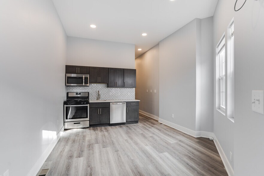 4115 Brown St, Philadelphia, PA à vendre - Photo intérieure – Image 3 sur 12