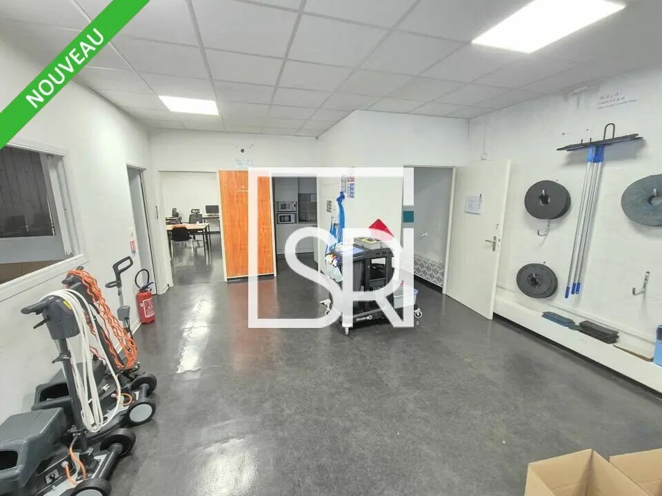 Industriel/Logistique dans Clermont-Ferrand à louer Photo intérieure– Image 1 sur 13