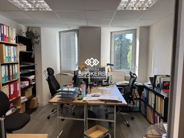 Bureau dans Avignon à louer - Photo de l’immeuble – Image 3 sur 5