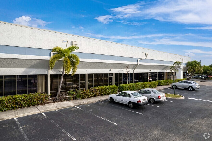 5001-5035 N Hiatus Rd, Sunrise, FL à louer - Photo de l’immeuble – Image 2 sur 12