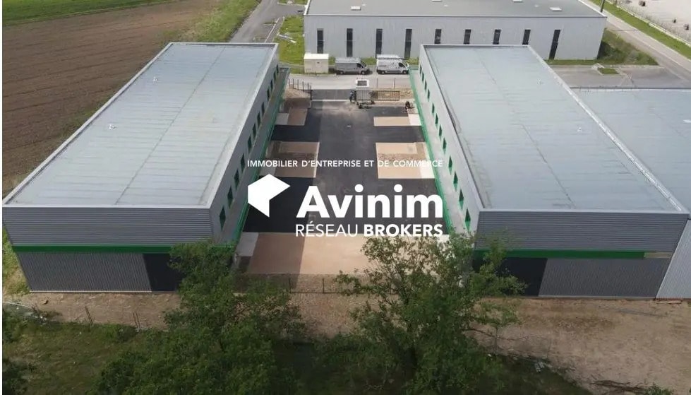 Local d’activités dans Tignieu-Jameyzieu à louer - Photo de l’immeuble – Image 2 sur 2