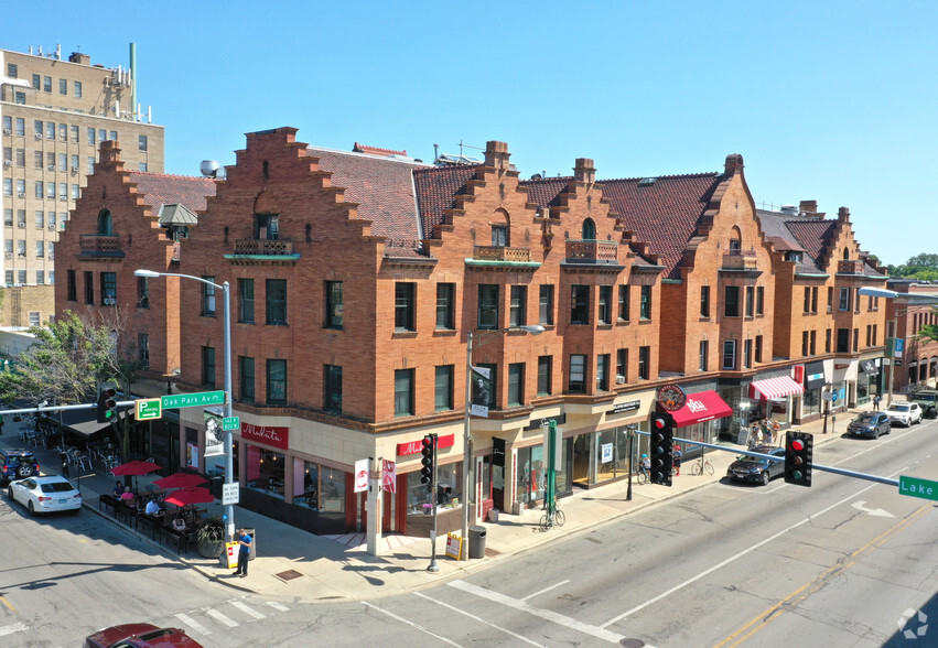 118-136 N Oak Park Ave, Oak Park, IL à louer - Photo principale – Image 1 sur 6