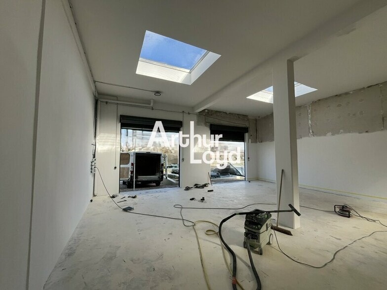 Local d'activités dans Fréjus à vendre - Photo intérieure – Image 1 sur 4