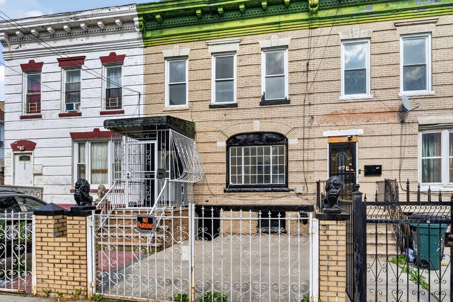 341 E 51st St, Brooklyn, NY à vendre - Photo de l’immeuble – Image 3 sur 30