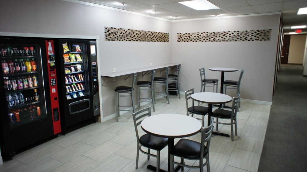 5959 Gateway Blvd W, El Paso, TX à louer - Photo intérieure – Image 3 sur 3