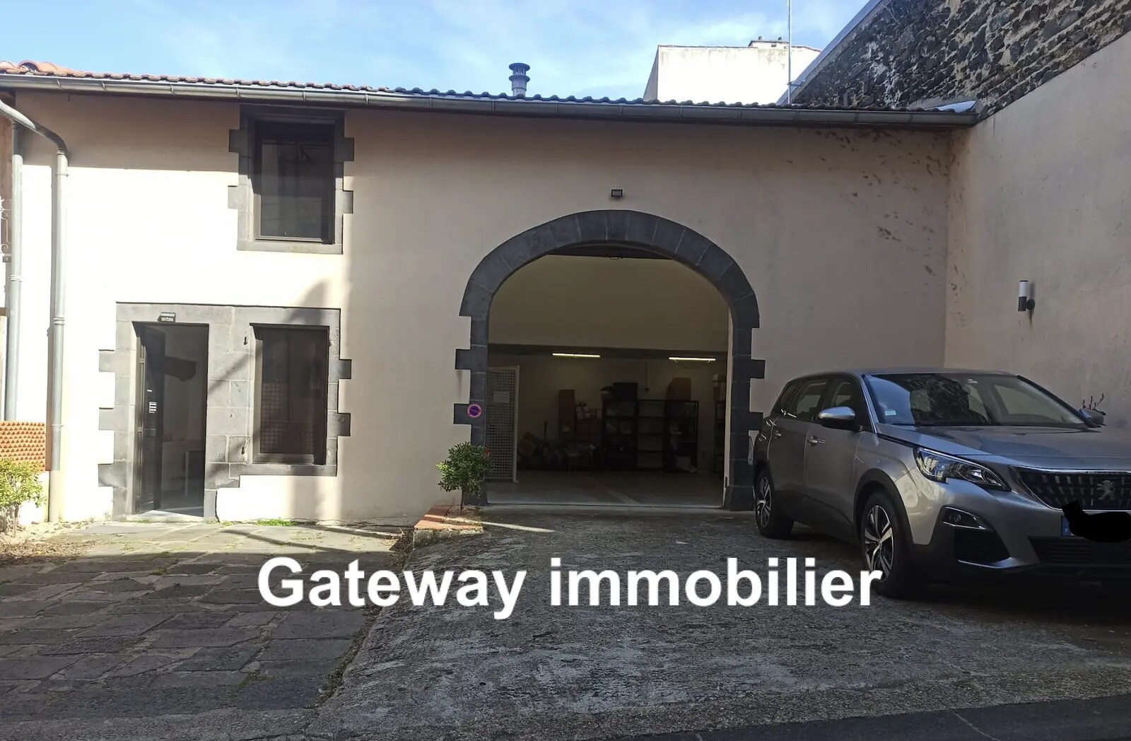 Industriel/Logistique dans Aubière à vendre Photo de l’immeuble– Image 1 sur 9