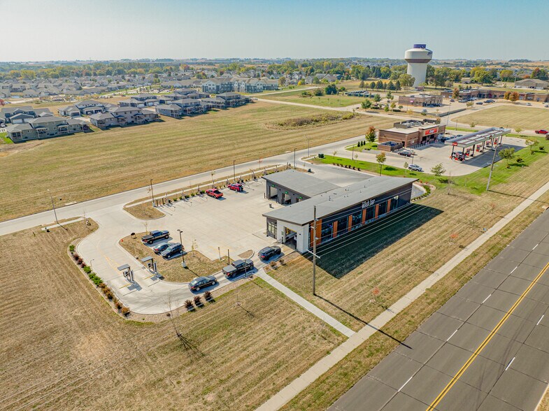 1125 Fountains Way, Cedar Falls, IA à vendre - Photo de l’immeuble – Image 3 sur 4