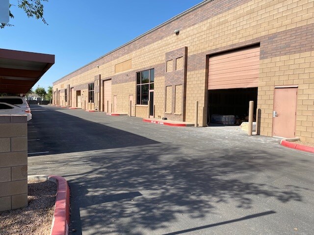 6859 E Rembrandt Ave, Mesa, AZ à vendre - Photo de l’immeuble – Image 2 sur 8