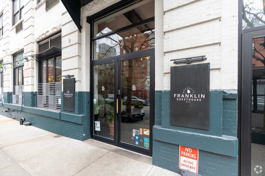 214 Franklin St, Brooklyn, NY à louer - Photo de l’immeuble – Image 2 sur 5