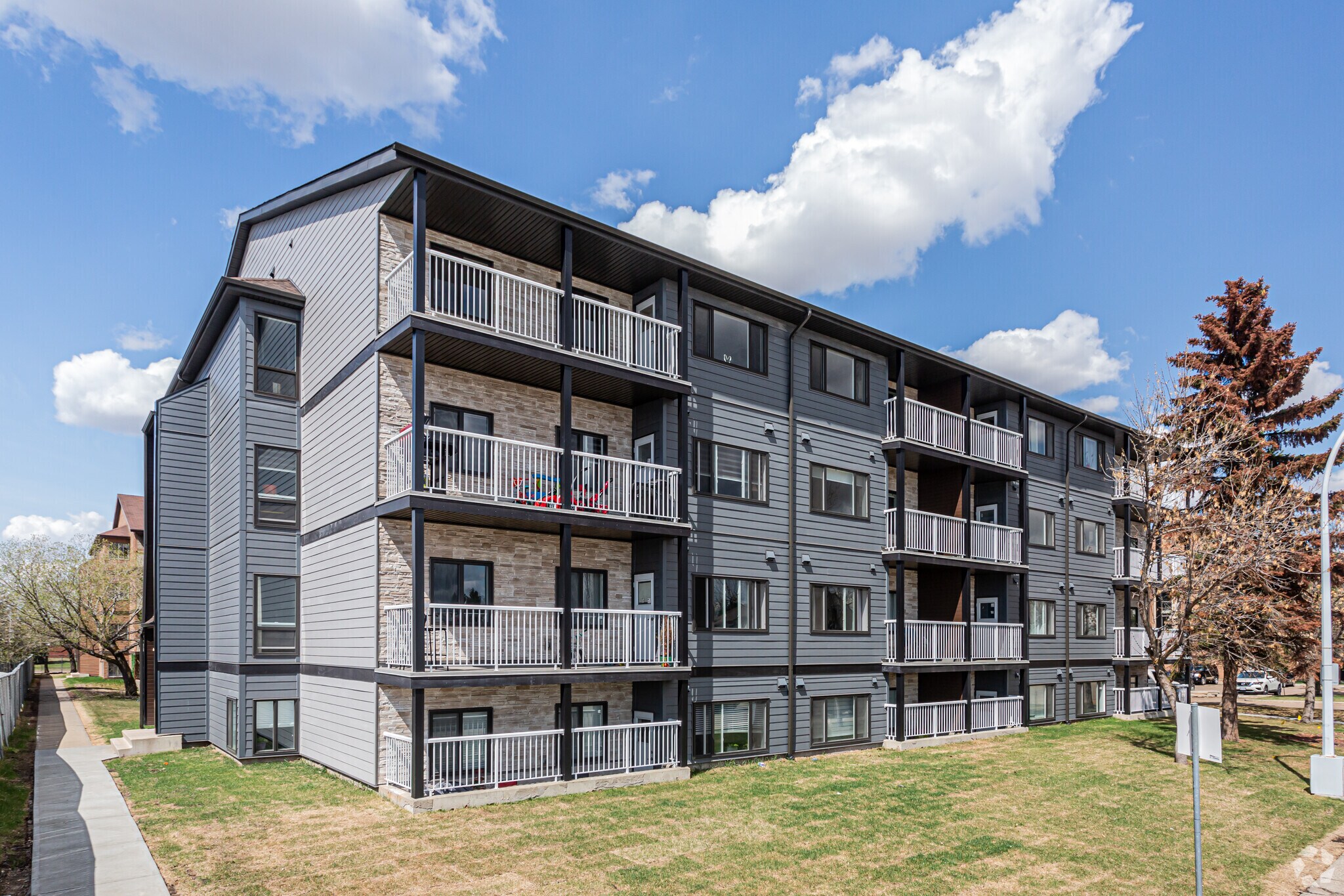 Victoria Trail Condominiums portefeuille de 4 biens à vendre sur LoopNet.fr Photo principale– Image 1 sur 3