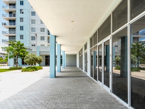 8175 NW 107th Ave, Doral, FL à louer Photo intérieure– Image 2 sur 6