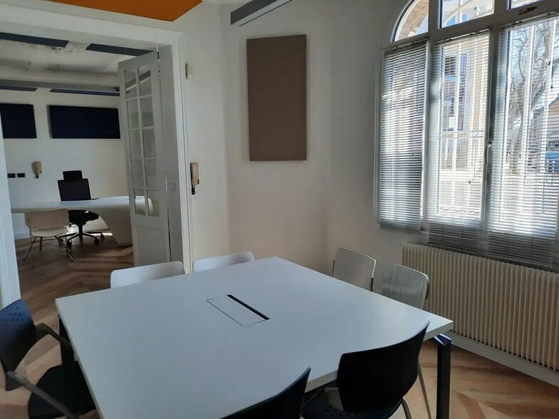 Bureau dans Rouen à louer - Photo de l’immeuble – Image 3 sur 11