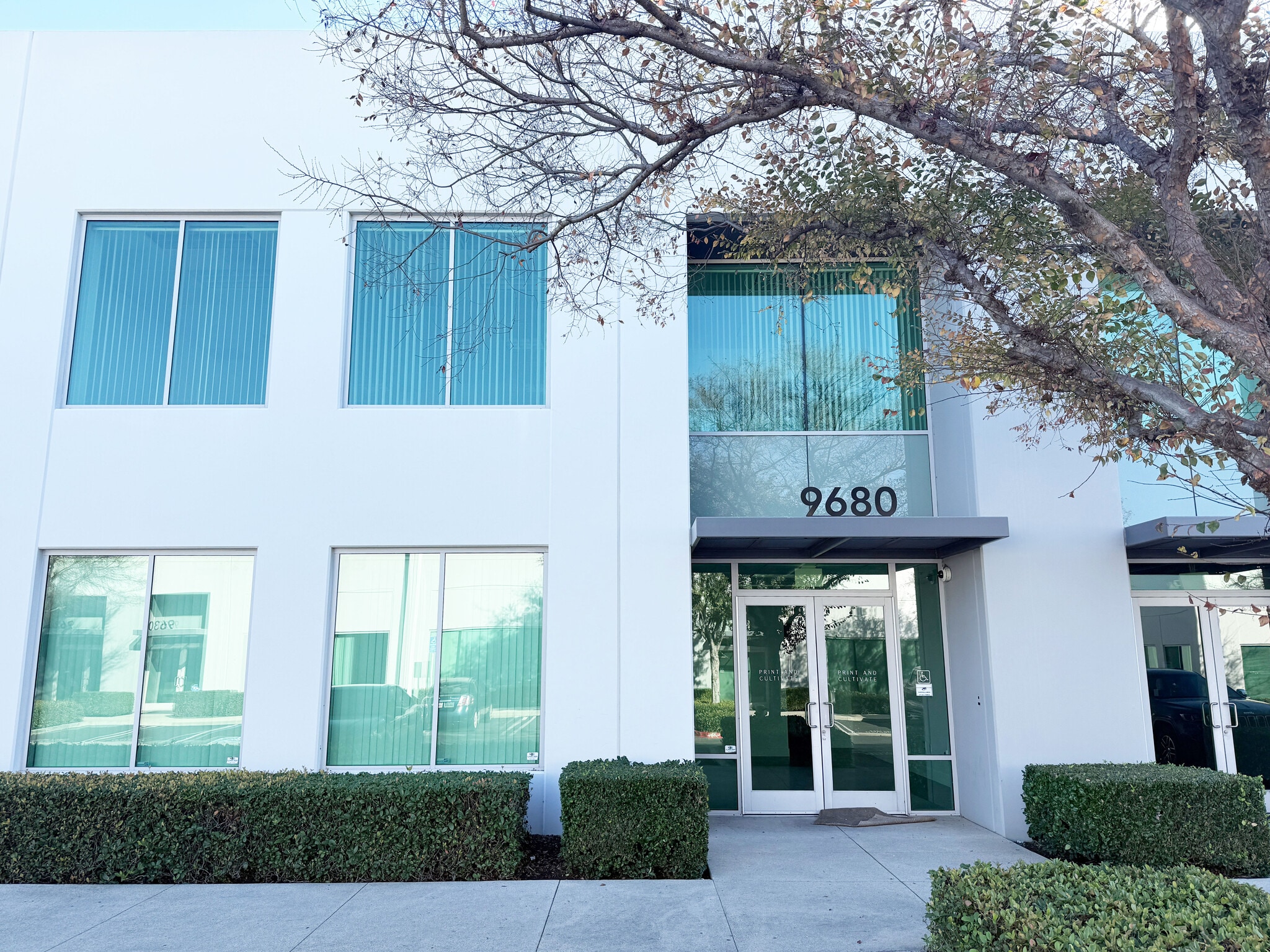 9660-9690 Research Dr, Irvine, CA à louer Photo de l’immeuble– Image 1 sur 21