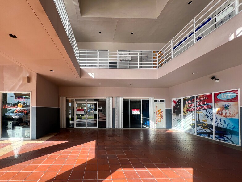 745-899 NW 37th Ave, Miami, FL à louer - Photo de l’immeuble – Image 3 sur 3