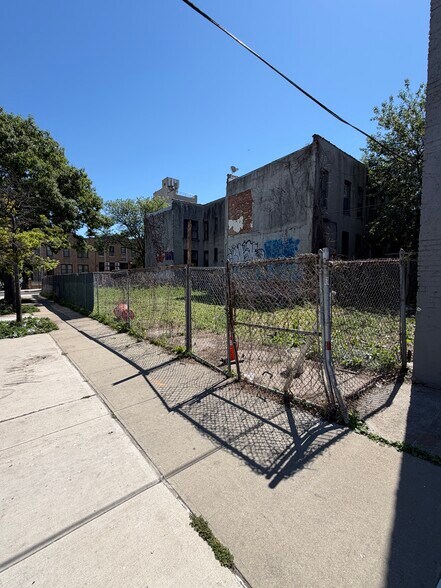 202 61st St, Brooklyn, NY à louer - Photo de l’immeuble – Image 2 sur 6