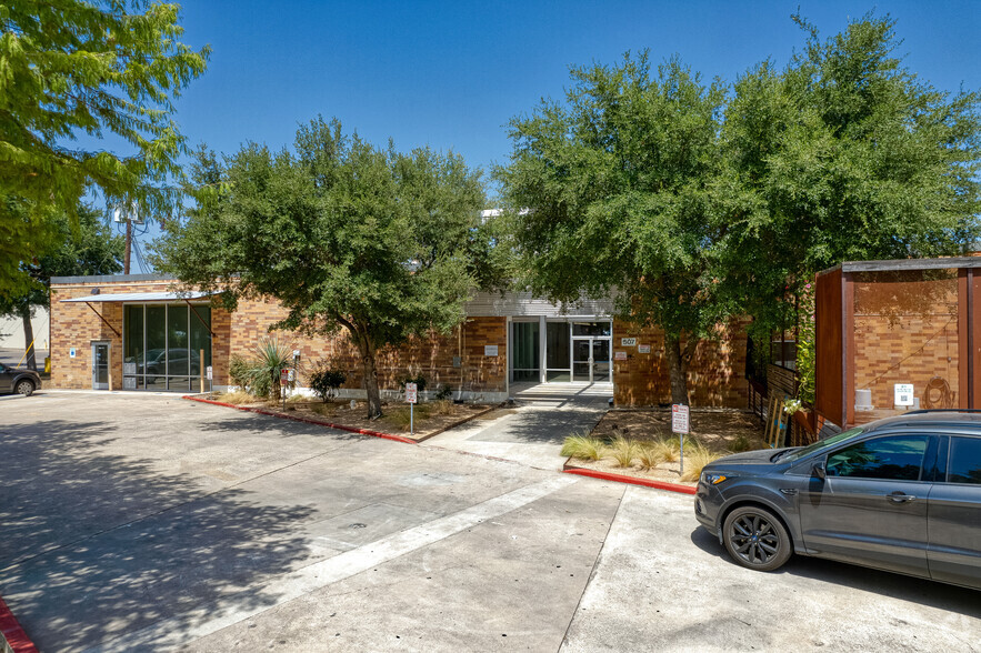 507 E Calles St, Austin, TX à louer - Photo de l’immeuble – Image 3 sur 4