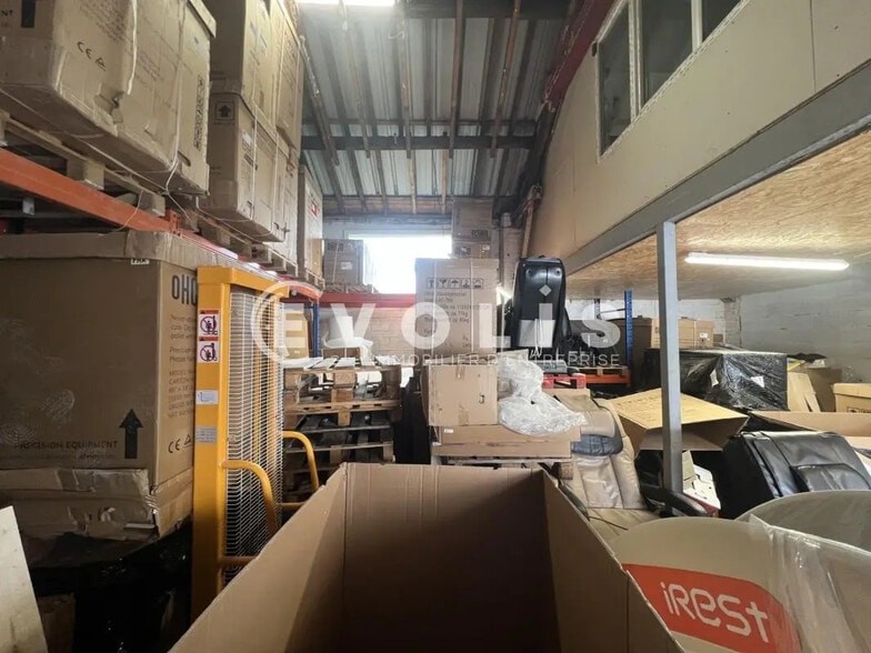 Local d’activités dans Alfortville à louer - Photo de l’immeuble – Image 1 sur 13