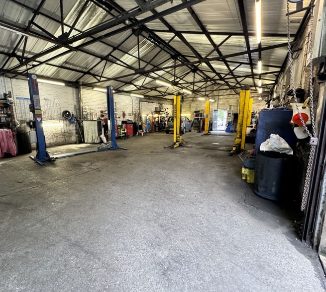 Barnsley Road, Cudworth portefeuille de 3 biens à vendre sur LoopNet.fr - Photo intérieure – Image 3 sur 7