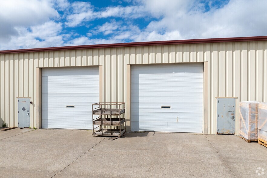 3000 SE Enterprise Dr, Grimes, IA à louer - Photo de l’immeuble – Image 2 sur 10