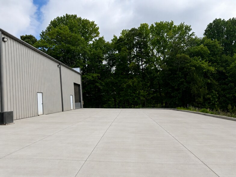 4325 McBrayer Rd, Oakwood, GA à louer - Photo de l’immeuble – Image 2 sur 3