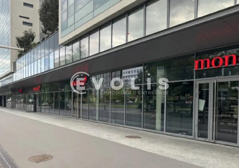 Bureau dans Nanterre à louer - Photo de l’immeuble – Image 1 sur 3