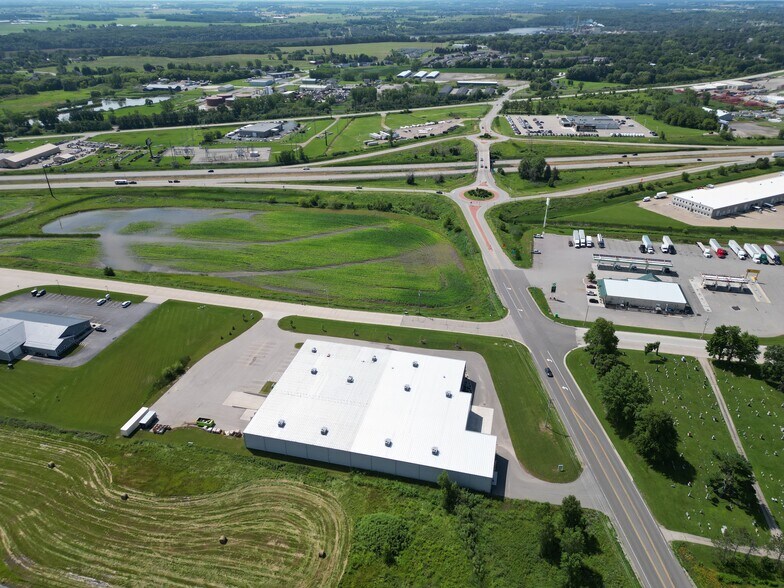100 E Kelso Rd, Kaukauna, WI à louer - Photo de l’immeuble – Image 3 sur 13