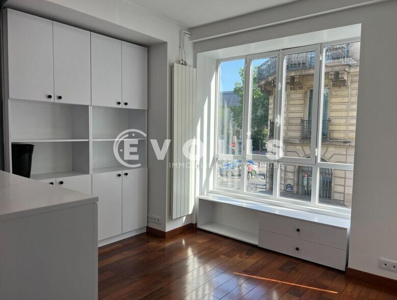 Bureau dans Paris à louer - Photo de l’immeuble – Image 1 sur 9