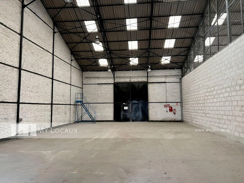 Industriel/Logistique dans Gennevilliers à louer - Photo de l’immeuble – Image 3 sur 4