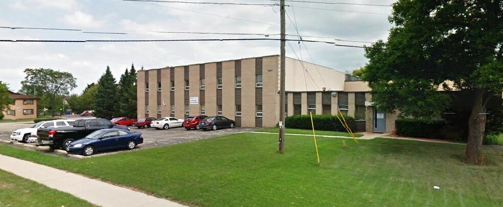 6820 N 43rd St, Milwaukee, WI à vendre - Photo de l’immeuble – Image 1 sur 3