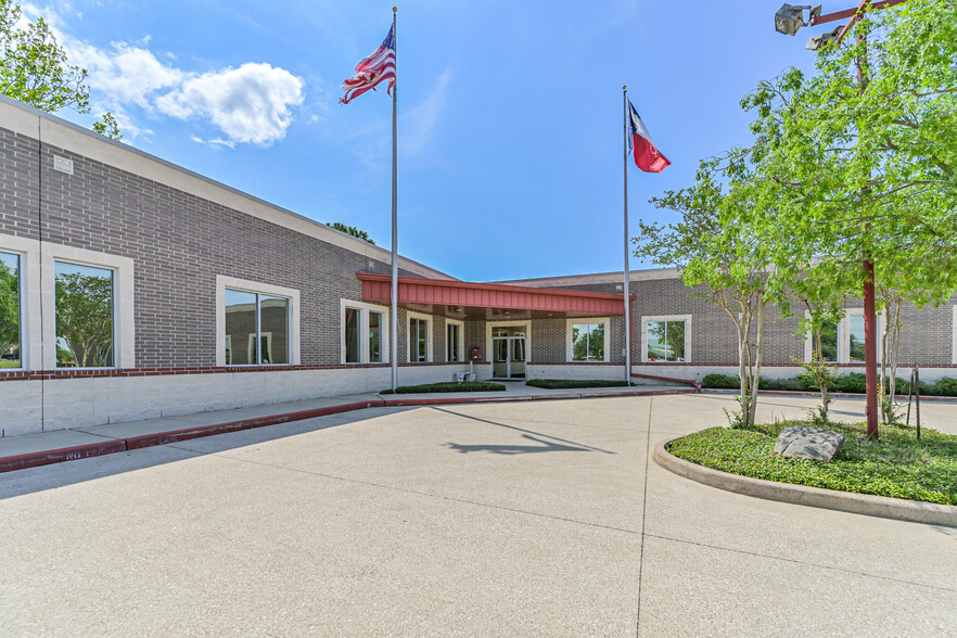 4701 Preston Ave, Pasadena, TX à vendre - Photo de l’immeuble – Image 2 sur 22