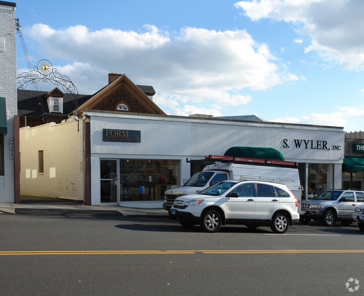 32-40 W Putnam St, Greenwich, CT à louer - Photo de l’immeuble – Image 3 sur 5