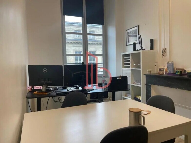 Bureau dans Bordeaux à louer - Photo de l’immeuble – Image 3 sur 3