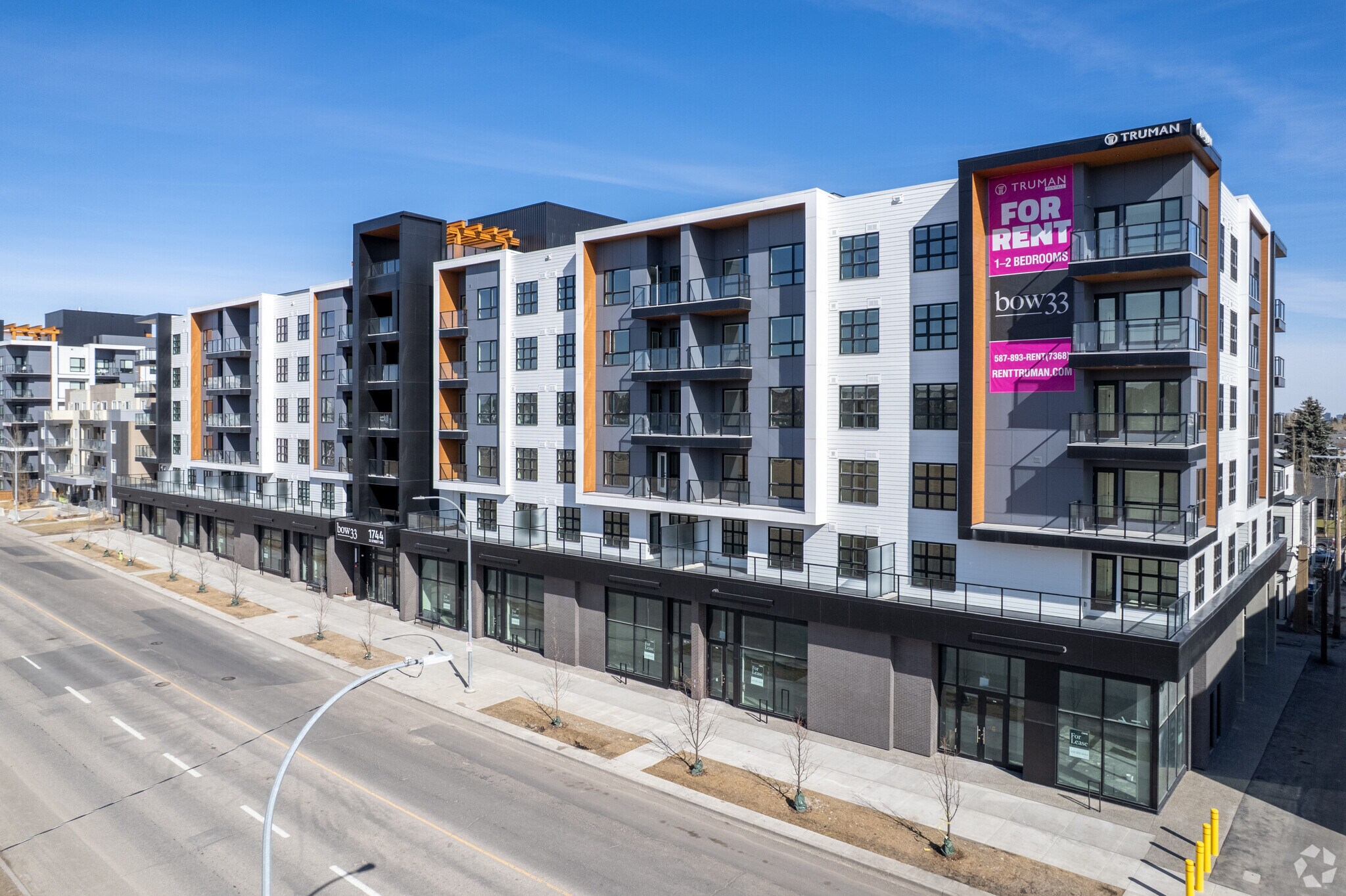 1722 33 St SW, Calgary, AB à louer Photo principale– Image 1 sur 3