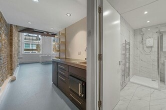 17 Willow St, Londres à vendre Photo intérieure– Image 2 sur 3