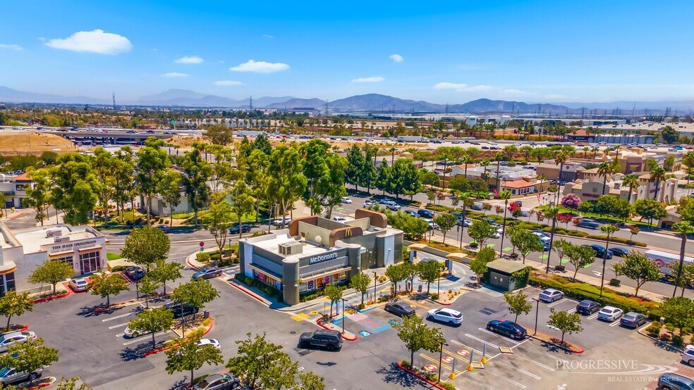 8070 Monet Ave, Rancho Cucamonga, CA à vendre - Photo de l’immeuble – Image 3 sur 9