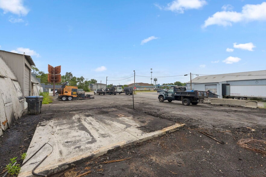 310 Argonne Rd, Warsaw, IN à vendre - Photo de l’immeuble – Image 3 sur 45