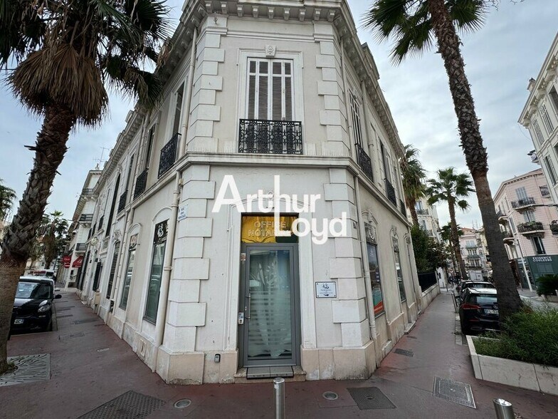 2 Rue Des Mimosas, Cannes à louer - Photo de l’immeuble – Image 1 sur 6