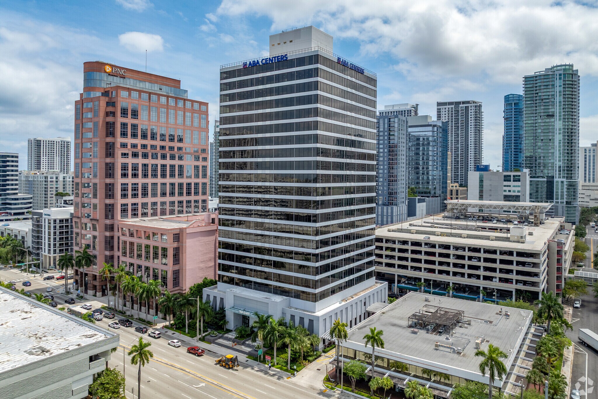 110 E broward Blvd, Fort Lauderdale, FL à louer Photo de l’immeuble– Image 1 sur 20