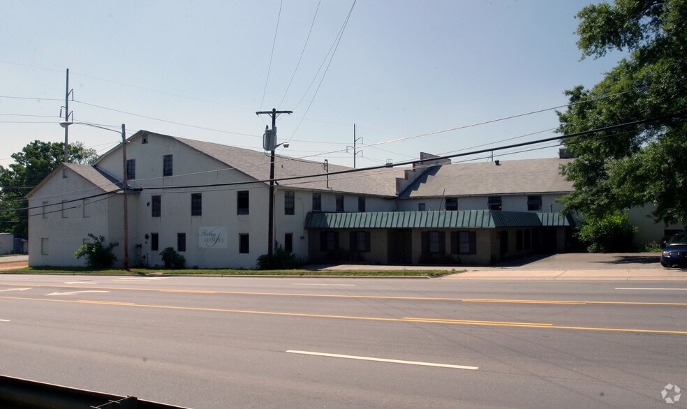 1734 E Martin Luther King Jr Dr, High Point, NC à vendre - Photo principale – Image 1 sur 4