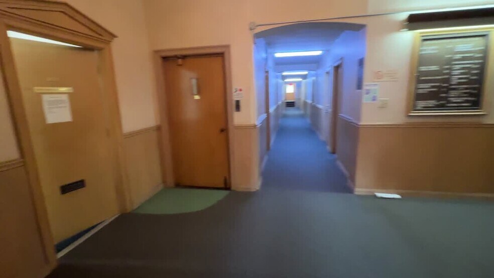 337 S Beverly Dr, Beverly Hills, CA à louer - Vidéo sur l’annonce professionnelle – Image 2 sur 9