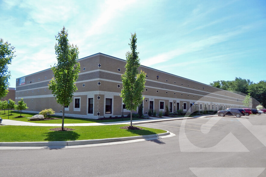 47815 West Rd, Wixom, MI à louer - Photo de l’immeuble – Image 1 sur 1