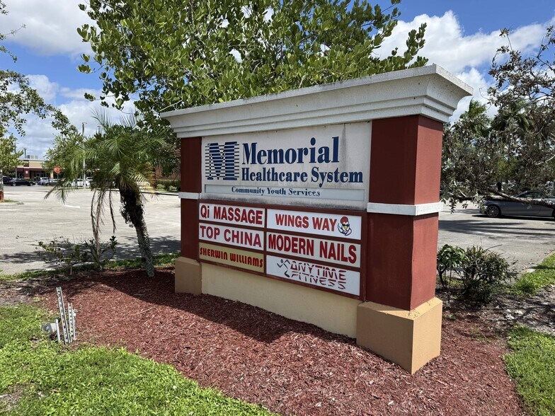 6805-7031 Taft St, Hollywood, FL à louer - Photo de l’immeuble – Image 2 sur 22