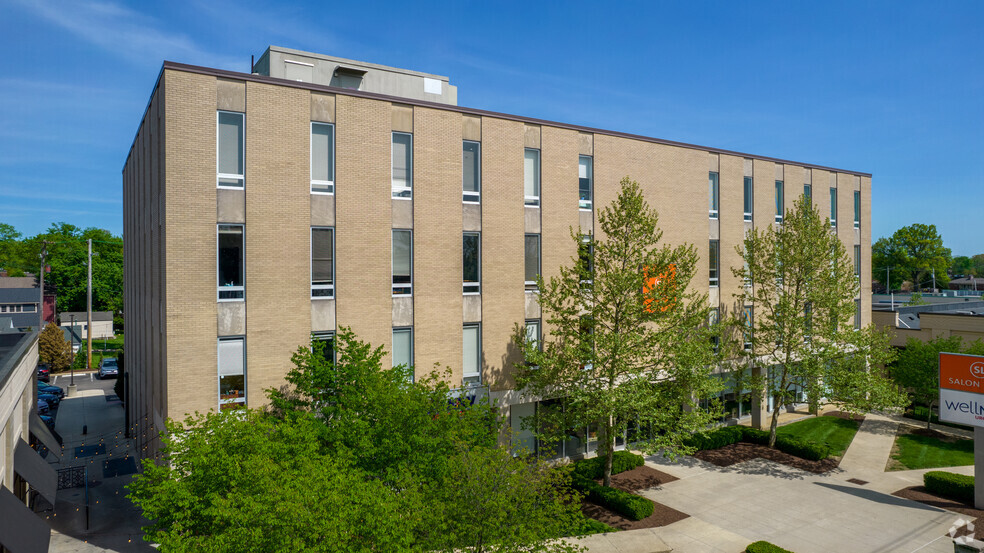 4400 N High St, Columbus, OH à louer - Photo de l’immeuble – Image 2 sur 8