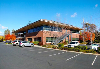 11641 Blocker Dr, Auburn, CA à louer Photo de l’immeuble– Image 1 sur 16