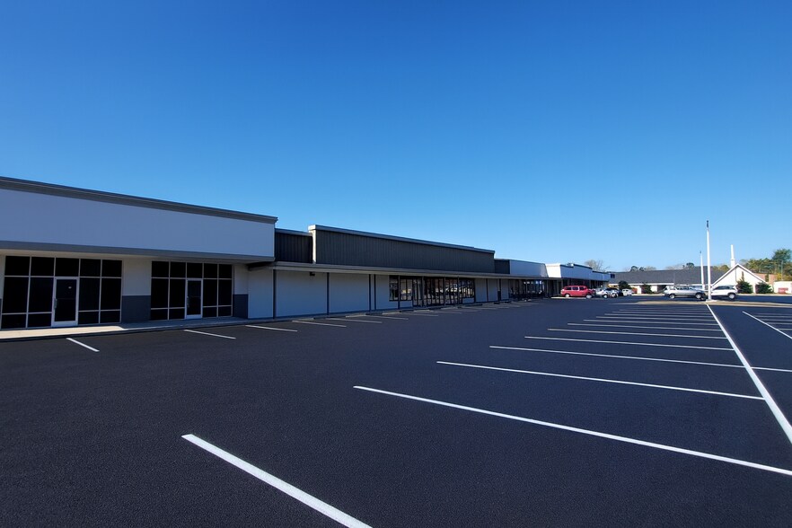 331 Northeast Blvd, Clinton, NC à louer - Photo de l’immeuble – Image 2 sur 14