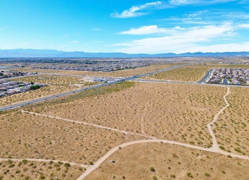 US HIGHWAY 395 ( X St. Bear Valley Rd.) Hwy, Victorville, CA à vendre - Photo de l’immeuble – Image 2 sur 4