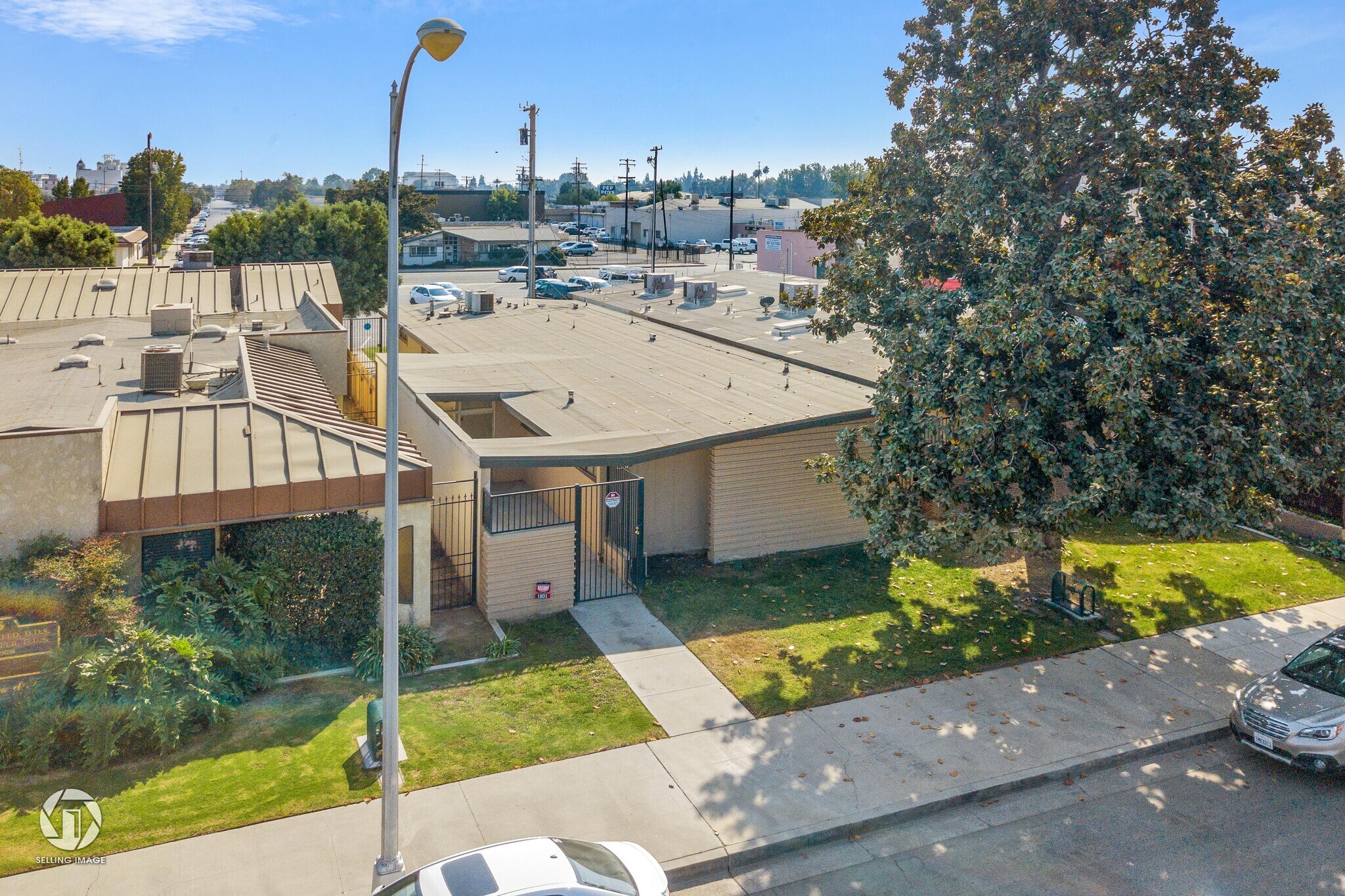 1801 28th St, Bakersfield, CA à louer Photo principale– Image 1 sur 42