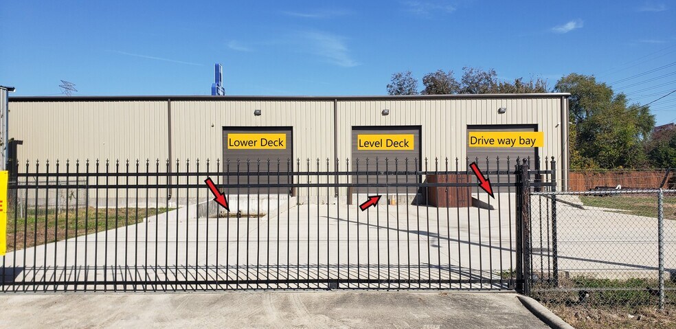 15106 Chaplin St, Houston, TX à louer - Photo de l’immeuble – Image 2 sur 23