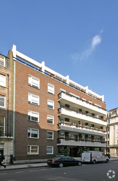 73-75 Hallam St, Londres à louer - Photo de l’immeuble – Image 2 sur 5